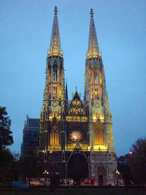 La Votivkirche - di sera