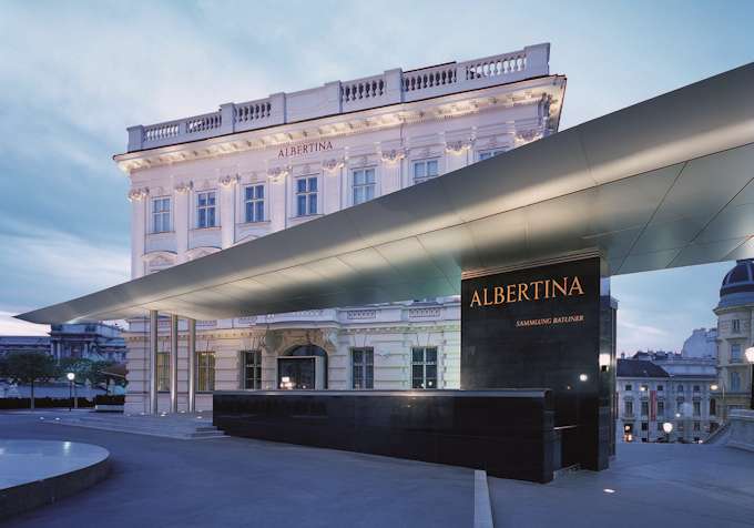 Il palazzo dell'Albertina, nel centro storico di Vienna