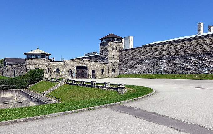 L'entrata del campo di concentramento di Mauthausen