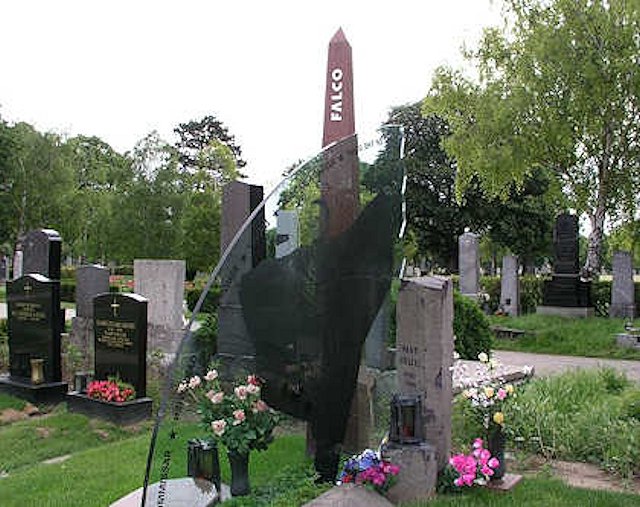 La tomba di Falco al cimitero di Vienna