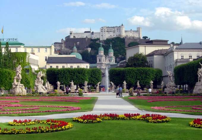 La fortezza Hohensalzburg, vista dai giardini Mirabell