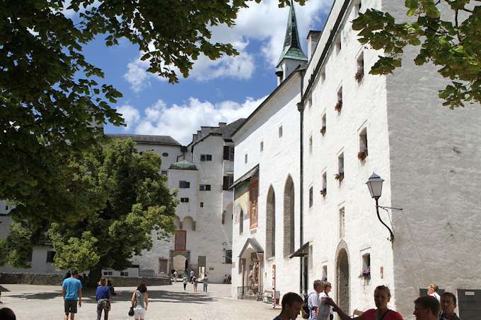 Nel cortile interno di Hohensalzburg