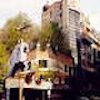 La "Hundertwasserhaus" di Vienna