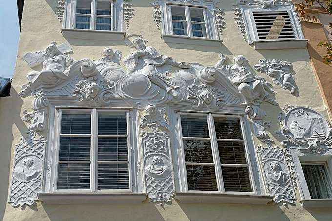 acciata di una casa nella piazza "Krnermarkt"