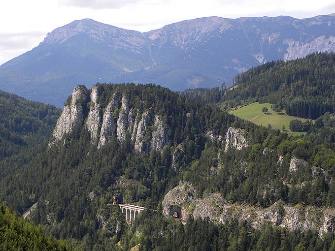 La catena montuosa Raxalpen