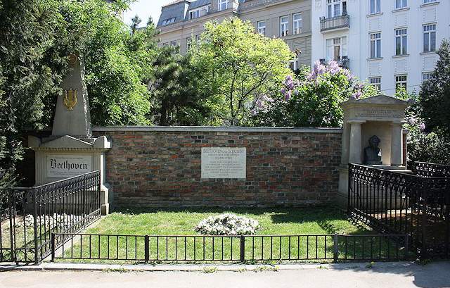 Le tombe di Schubert e Beethoven
